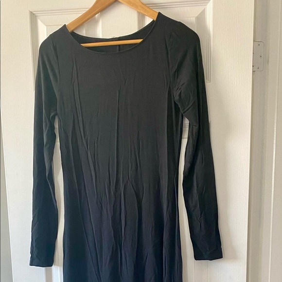 aritzia minimalist black Neptune midi dress -sz M - Picture 5 of 5